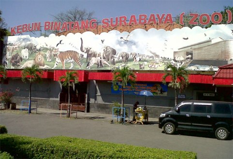 Kondisi-depan-Kebun-Binatang-Surabaya#